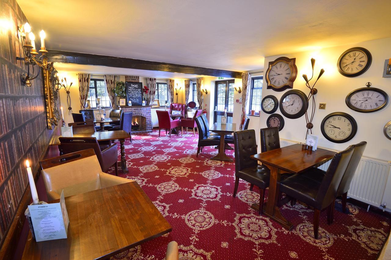 The Roundabout Hotel パルバラ エクステリア 写真
