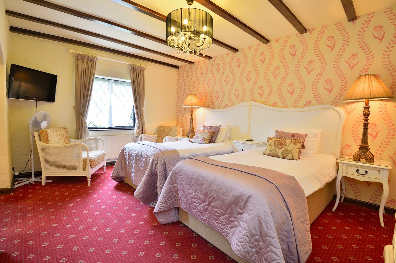 The Roundabout Hotel パルバラ エクステリア 写真